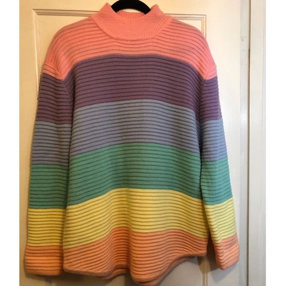 Unif Oversized Pastel Rainbow Color 